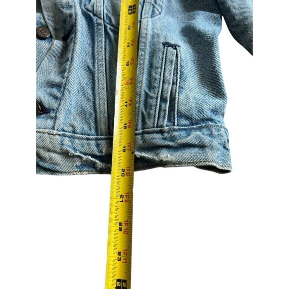 VTG. Levis Womens Denim Jacket Light Blue Buttons Sequin Pockets Long Sleeve - Picture 7 of 12
